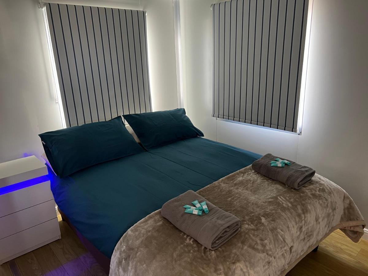 White Cliffs Self Contained Cabin Accommodation ภายนอก รูปภาพ