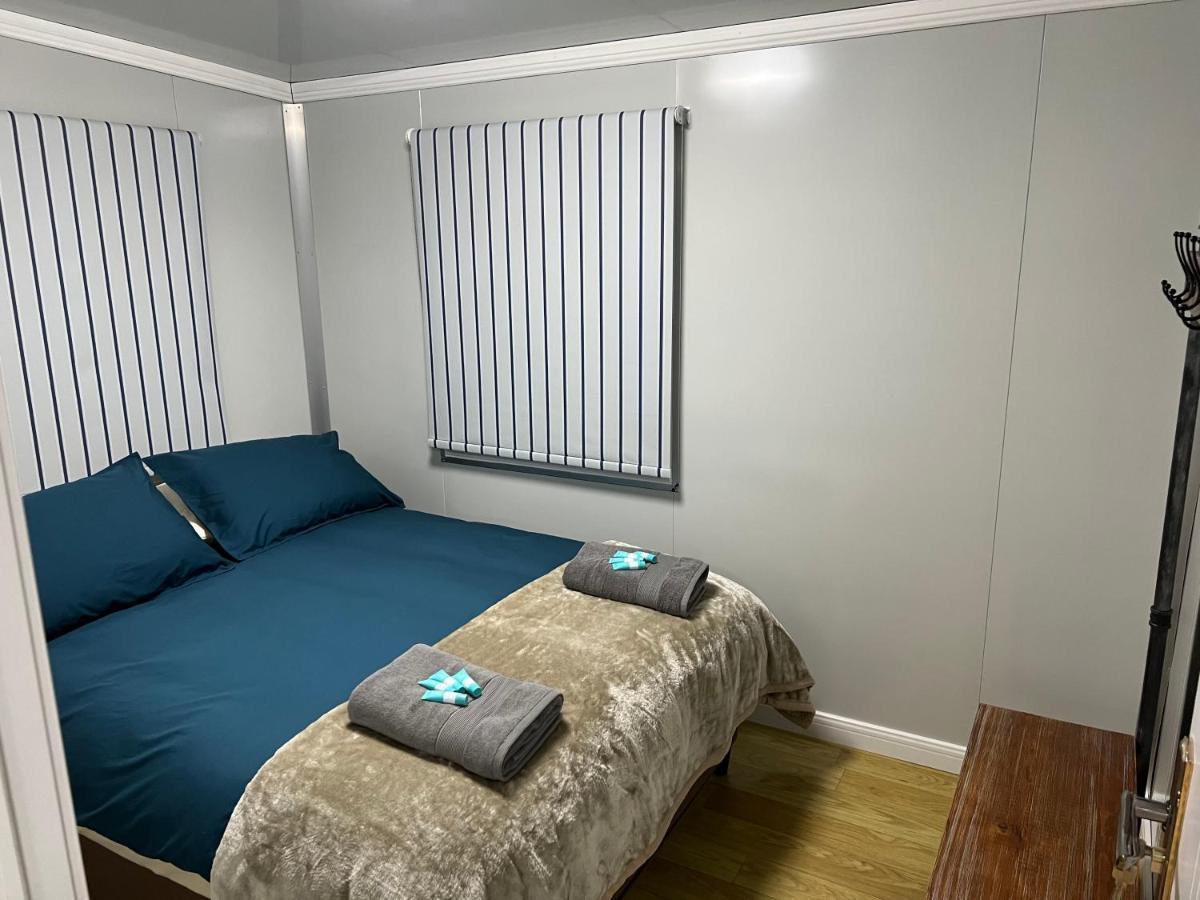 White Cliffs Self Contained Cabin Accommodation ภายนอก รูปภาพ