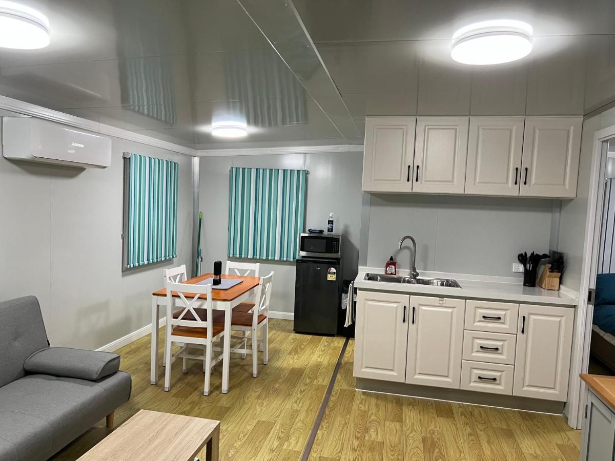 White Cliffs Self Contained Cabin Accommodation ภายนอก รูปภาพ