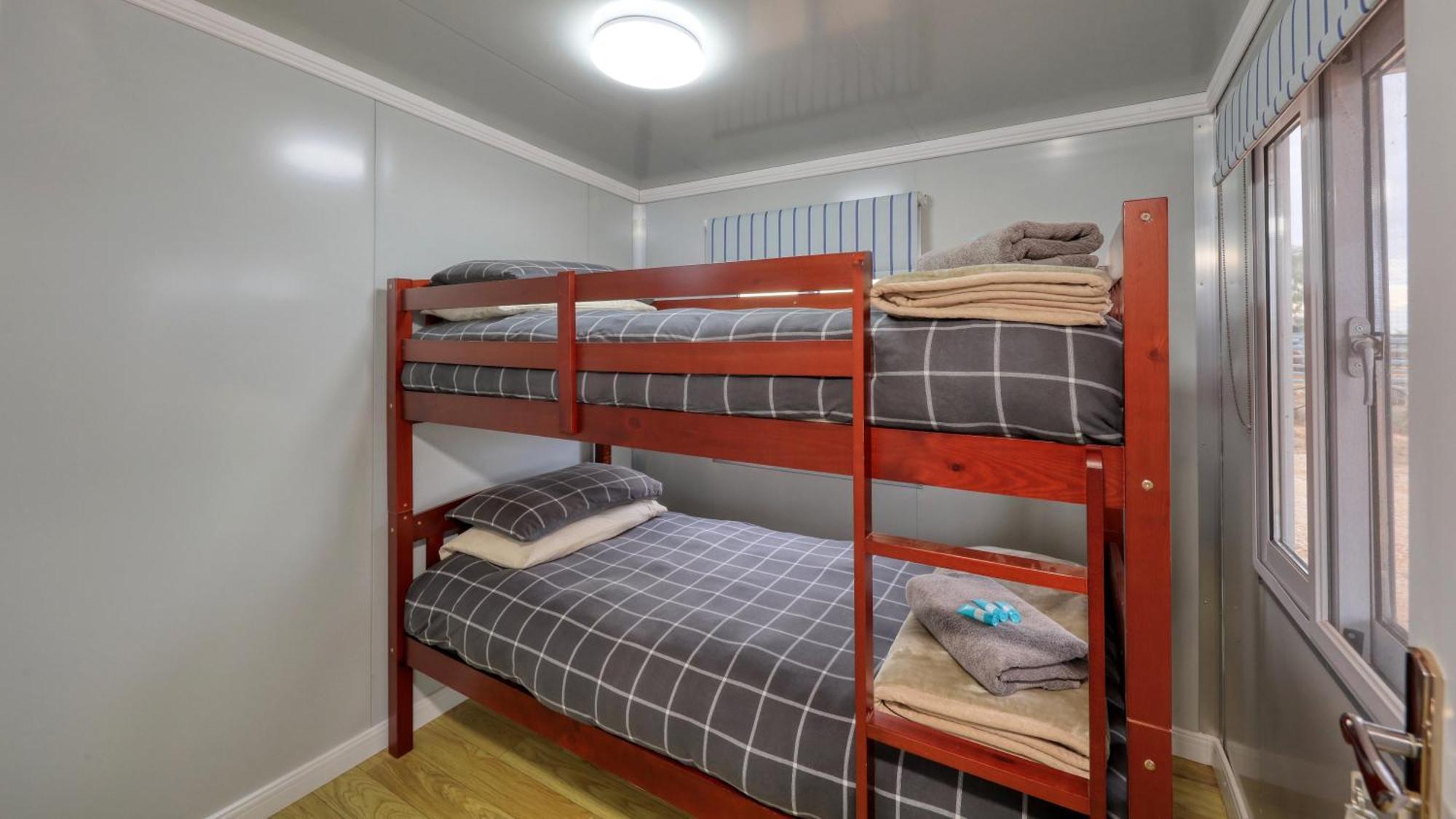White Cliffs Self Contained Cabin Accommodation ภายนอก รูปภาพ