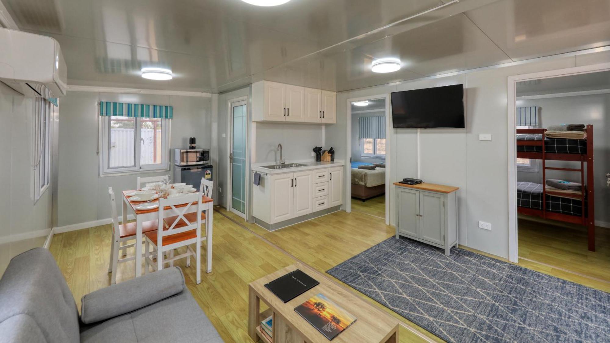 White Cliffs Self Contained Cabin Accommodation ภายนอก รูปภาพ