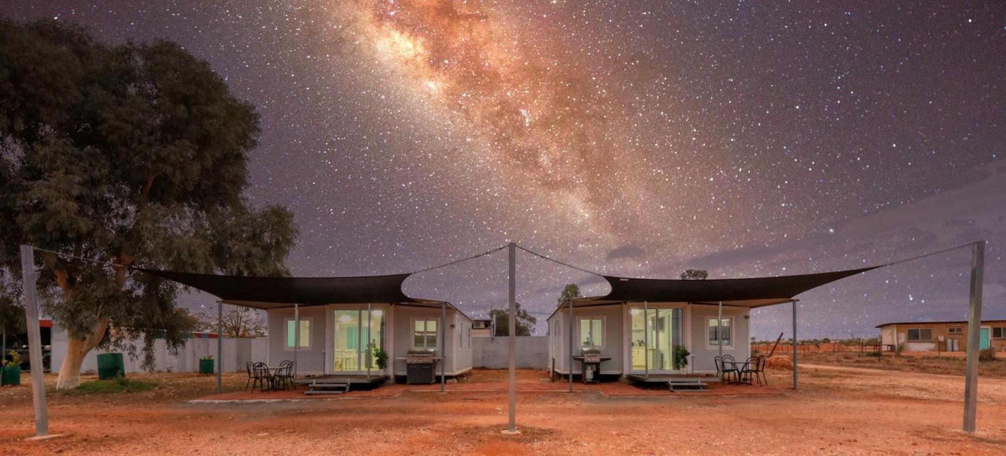 White Cliffs Self Contained Cabin Accommodation ภายนอก รูปภาพ